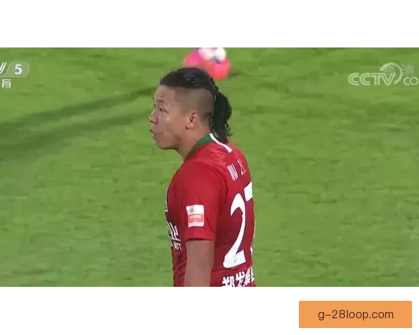 萨里怒摔水瓶愤然离场提前回更衣室一幕引爆赛后舆论持续发酵球迷